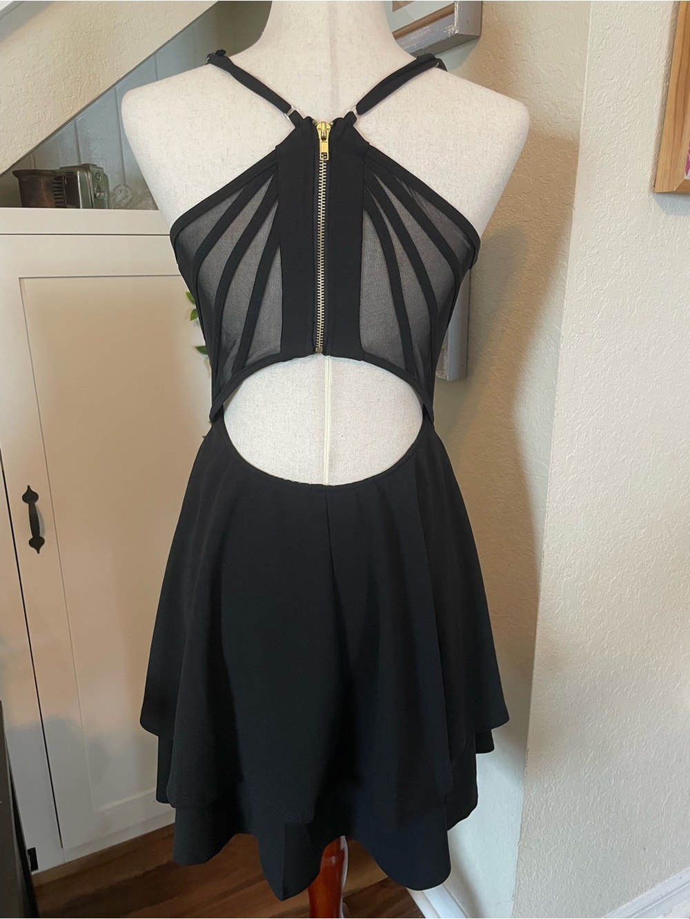 HONEY AND ROSIE | Black V-Neck Spaghetti Strap Skater Mini Dress | Juniors M - Picture 2 of 6